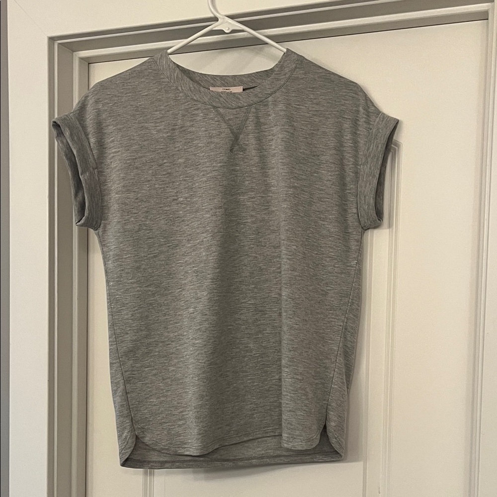 Vince Camuto Heather Gray Short Sleeve Tee